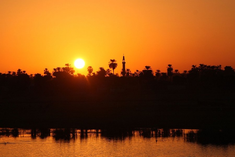 At river nile near Kom Ombo Auf dem Nil bei Kom Ombo.jpg